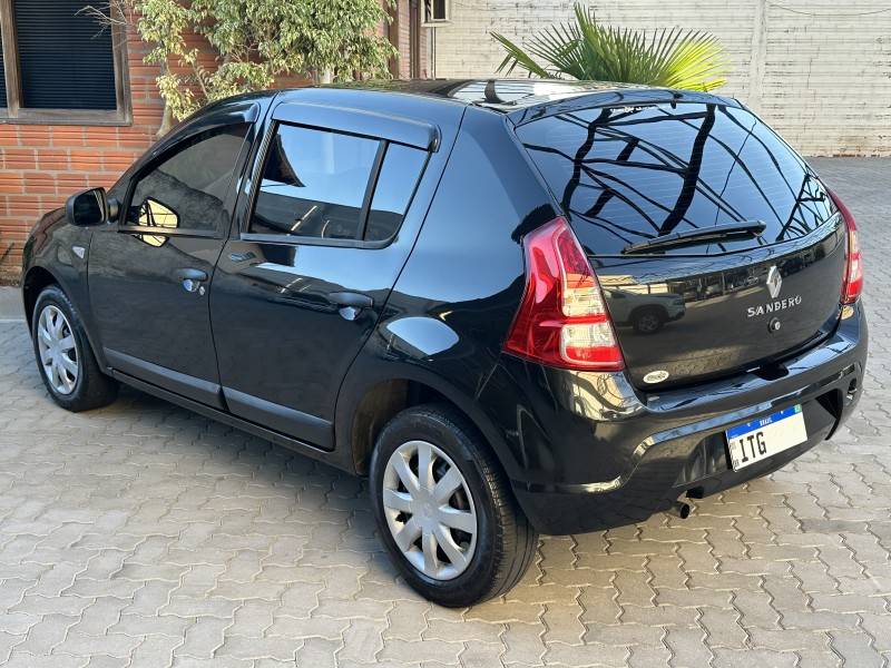 RENAULT - SANDERO - 2012/2012 - Preta - R$ 31.900,00