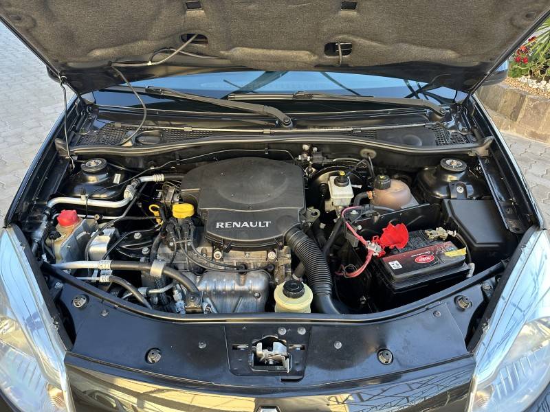 RENAULT - SANDERO - 2012/2012 - Preta - R$ 31.900,00