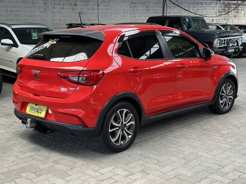 FIAT - ARGO - 2017/2018 - Vermelha - R$ 66.900,00