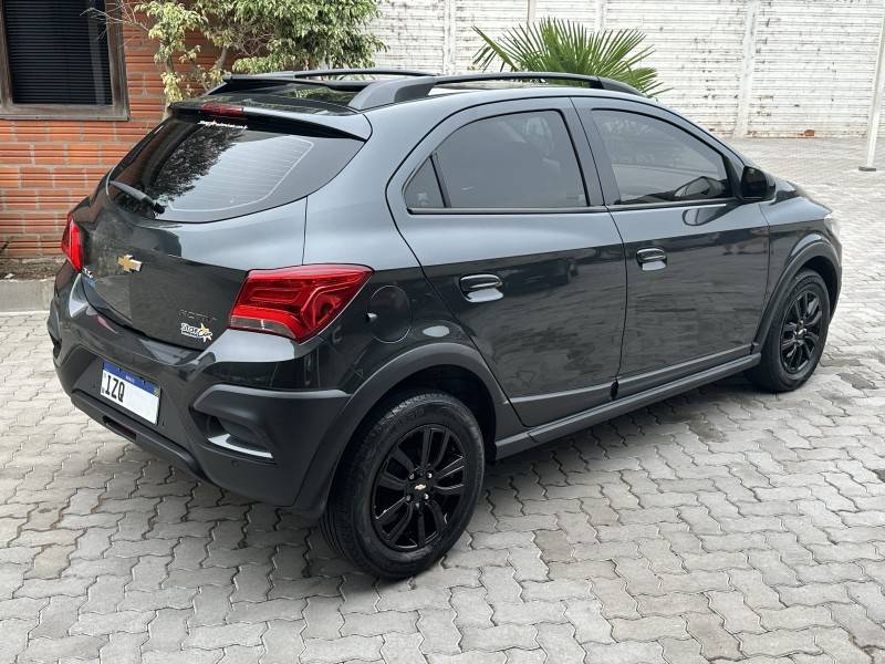 CHEVROLET - ONIX - 2019/2019 - Cinza - R$ 71.900,00