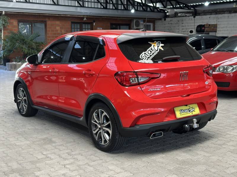 FIAT - ARGO - 2017/2018 - Vermelha - R$ 66.900,00