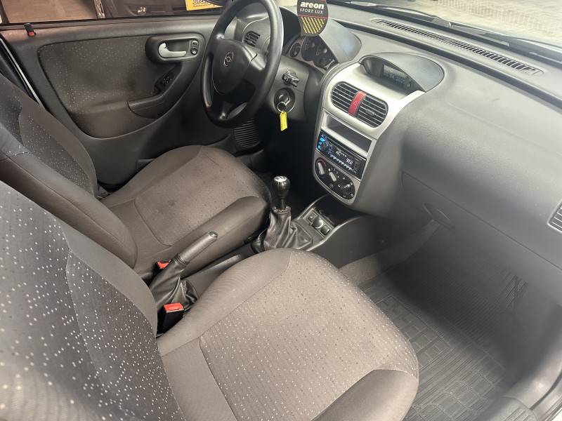 CHEVROLET - CORSA - 2007/2008 - Prata - R$ 27.800,00