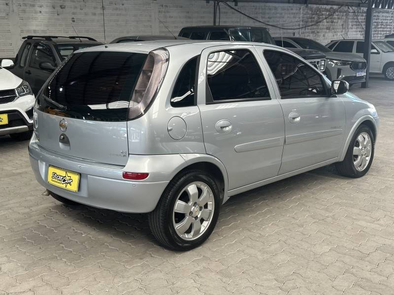 CHEVROLET - CORSA - 2007/2008 - Prata - R$ 27.800,00