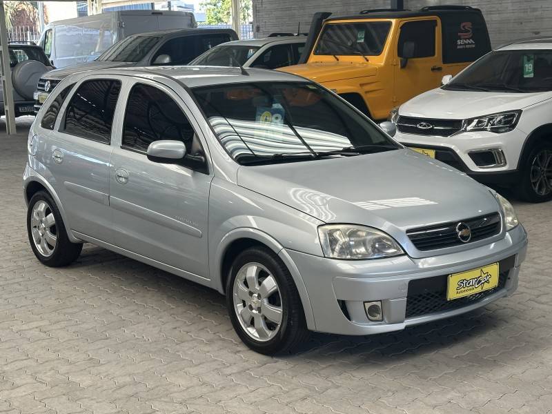 CHEVROLET - CORSA - 2007/2008 - Prata - R$ 27.800,00
