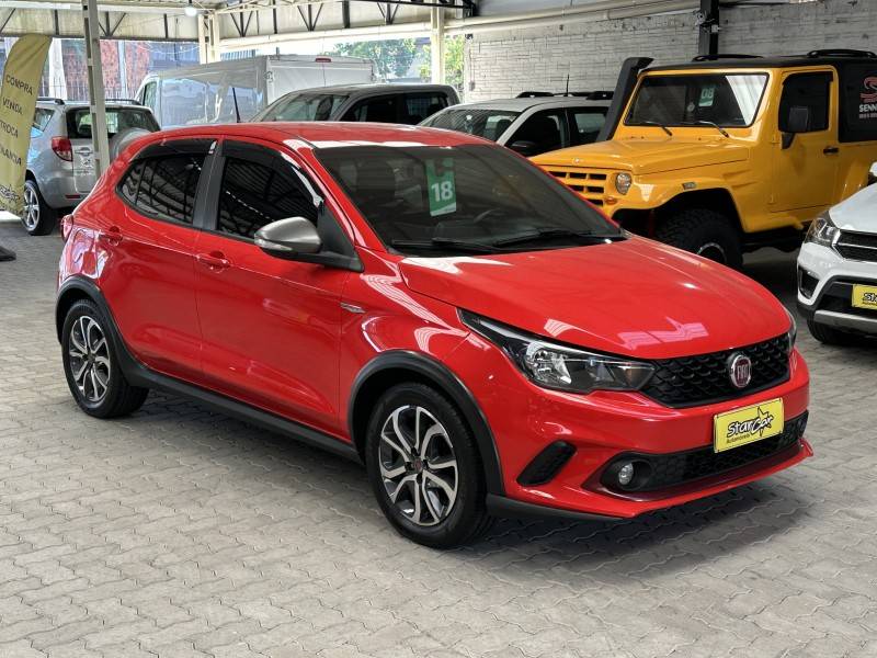 FIAT - ARGO - 2017/2018 - Vermelha - R$ 66.900,00